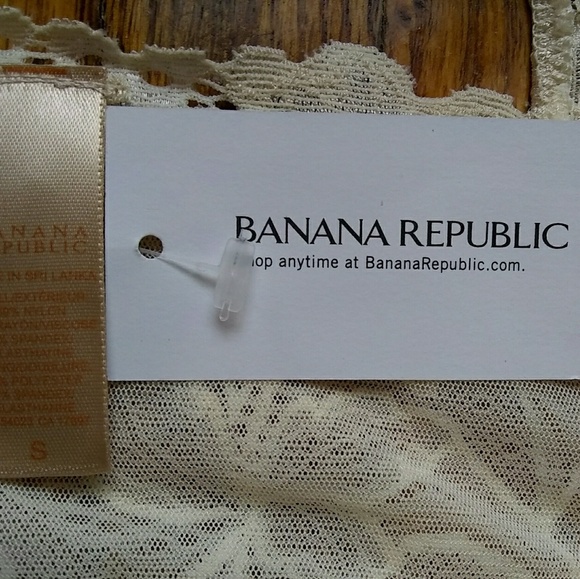 Banana Republic floral top - Picture 3 of 6